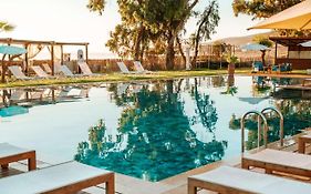 Radisson Blu Resort Bay Surf Village  5*